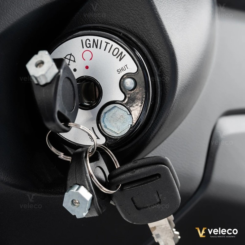 Veleco CRISTAL – 3-wheeled mobility scooter with full LED lights