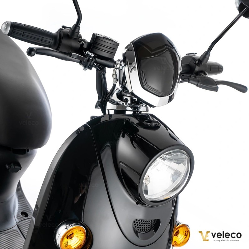 Veleco ZT63 – Retro-style mobility scooter