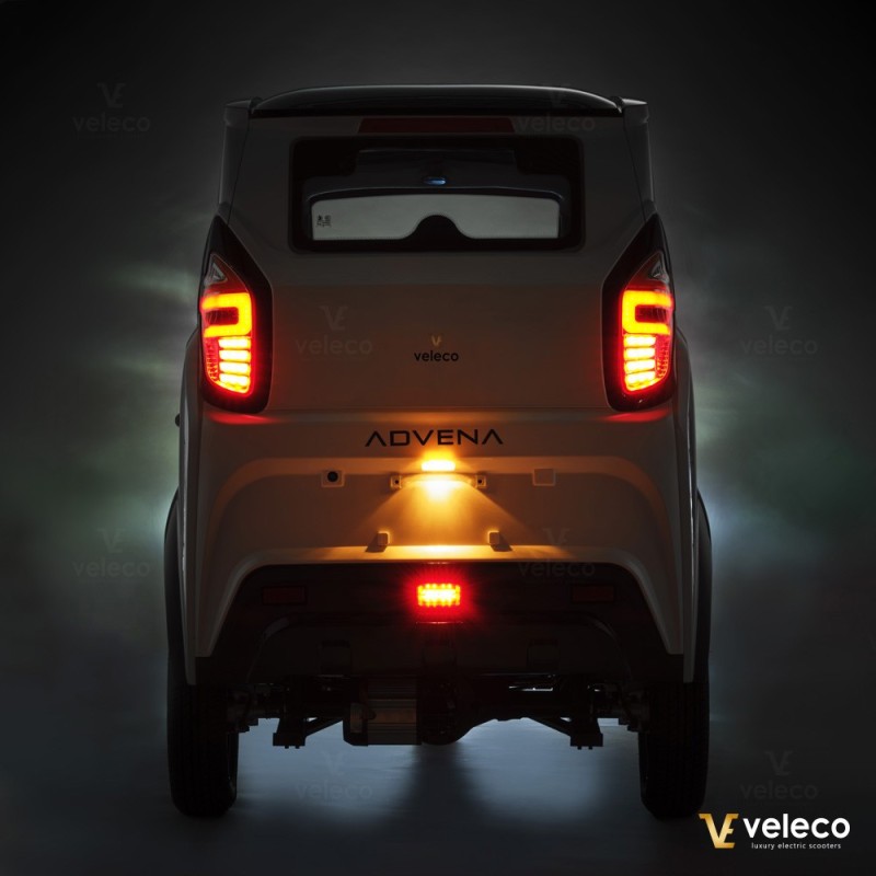 VELECO ADVENA - Zabudowany Skuter Elektryczny